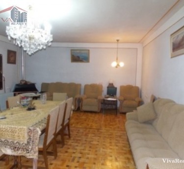 House, 3 floors, Yerevan, Arabkir - 1