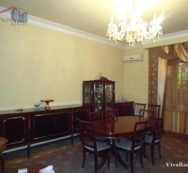 House, 3 floors, Yerevan, Downtown - 1