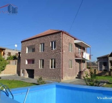 House, 3 floors, Yerevan, Davtashen - 1