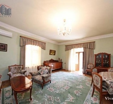 Квартирa, 7 комнат, Ереван, Центр - 1
