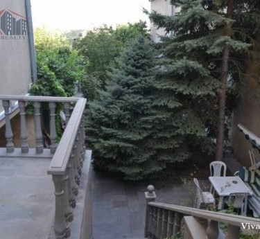 House, 4 floors, Yerevan, Arabkir - 1