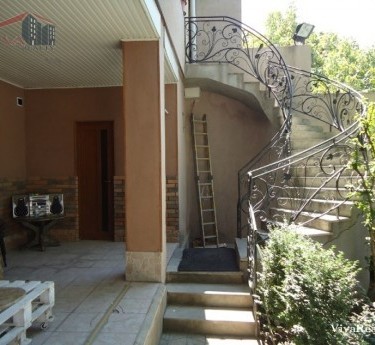 House, 4 floors, Yerevan, Downtown - 1