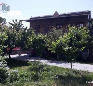 Особняк, 2 этажей, Ереван, Центр - 1