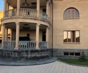 Особняк, 3 этажей, Ереван, Ачапняк
