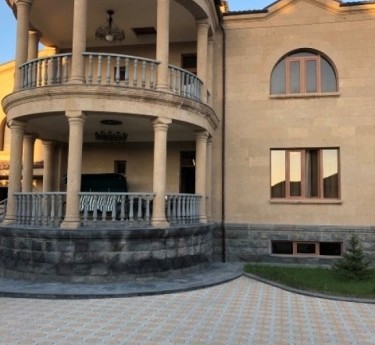 Особняк, 3 этажей, Ереван, Ачапняк - 1
