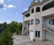 Особняк, 3,5 этажей, Ереван, Ачапняк